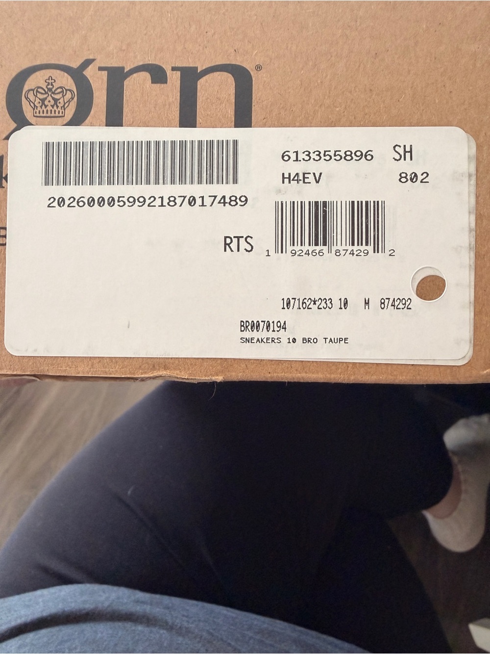 Brand New Born Women’s 10 Take Comfort Sneaker - Picture 9 of 10